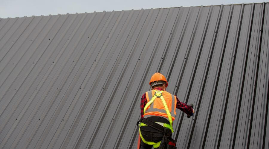 Professional gutter cleaning in Grimes, CA